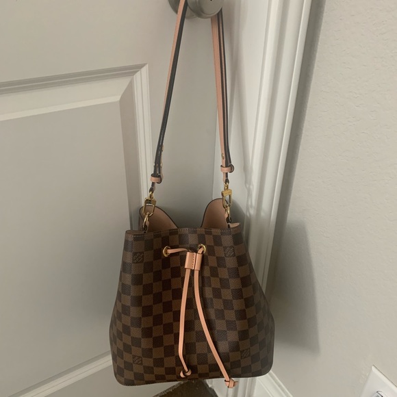 Louis Vuitton Handbags - - Louis Vuitton Neono MM- Venus